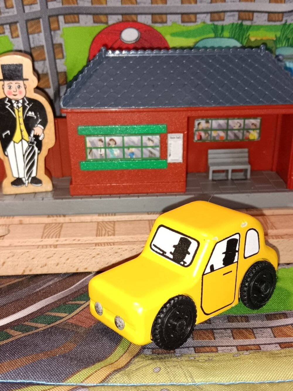 Thomas Wooden Railway Train Track Engine Sir Topham Hatt's Car Silhouette Rare